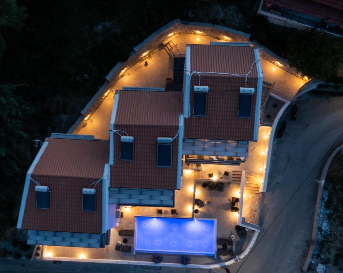 Clelia'S And Dione'S Design Studios Swimming Pool Nikiana Exteriör bild