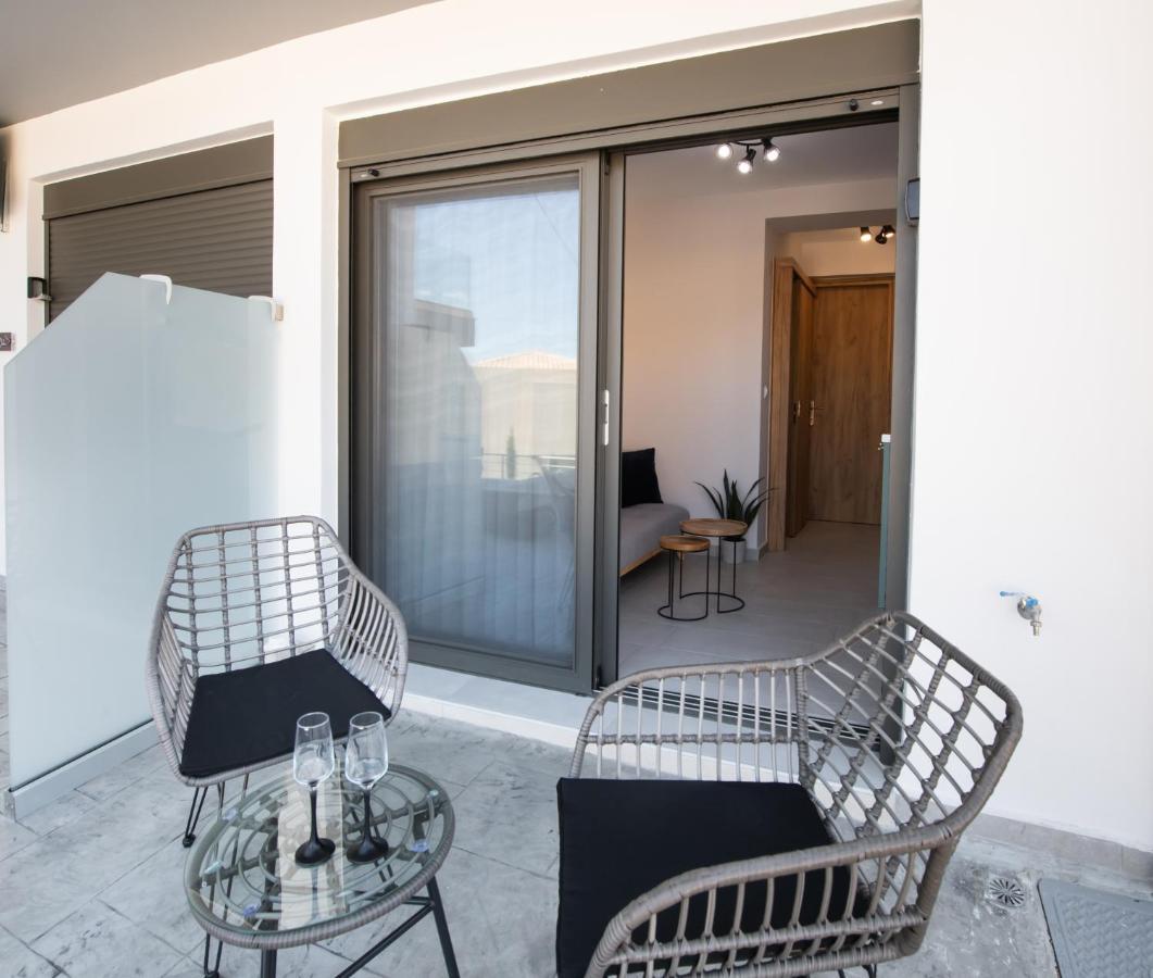 Clelia'S And Dione'S Design Studios Swimming Pool Nikiana Exteriör bild